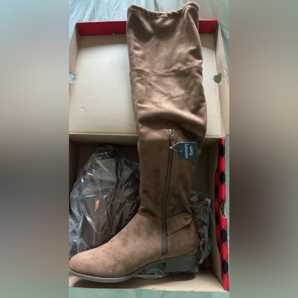 New with tags over the knee Arizona taupe boots